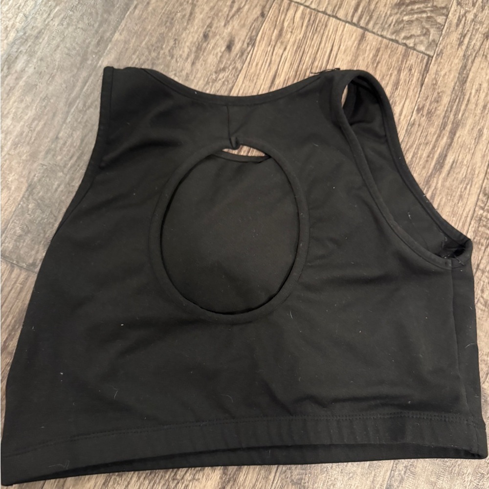 Black Sleeveless Women's sports bras w hole back - Picture 2 of 3